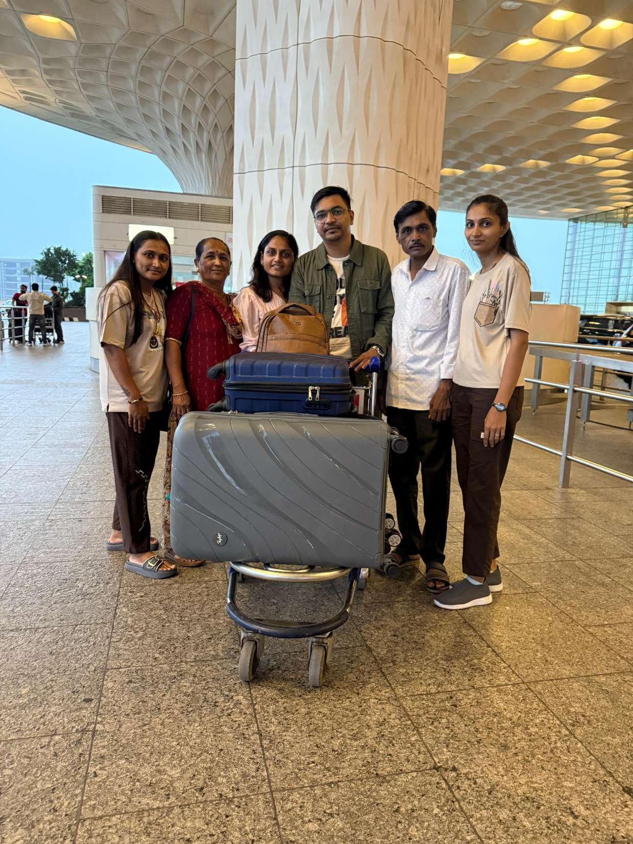 Mumbai Airport Farewell · 04